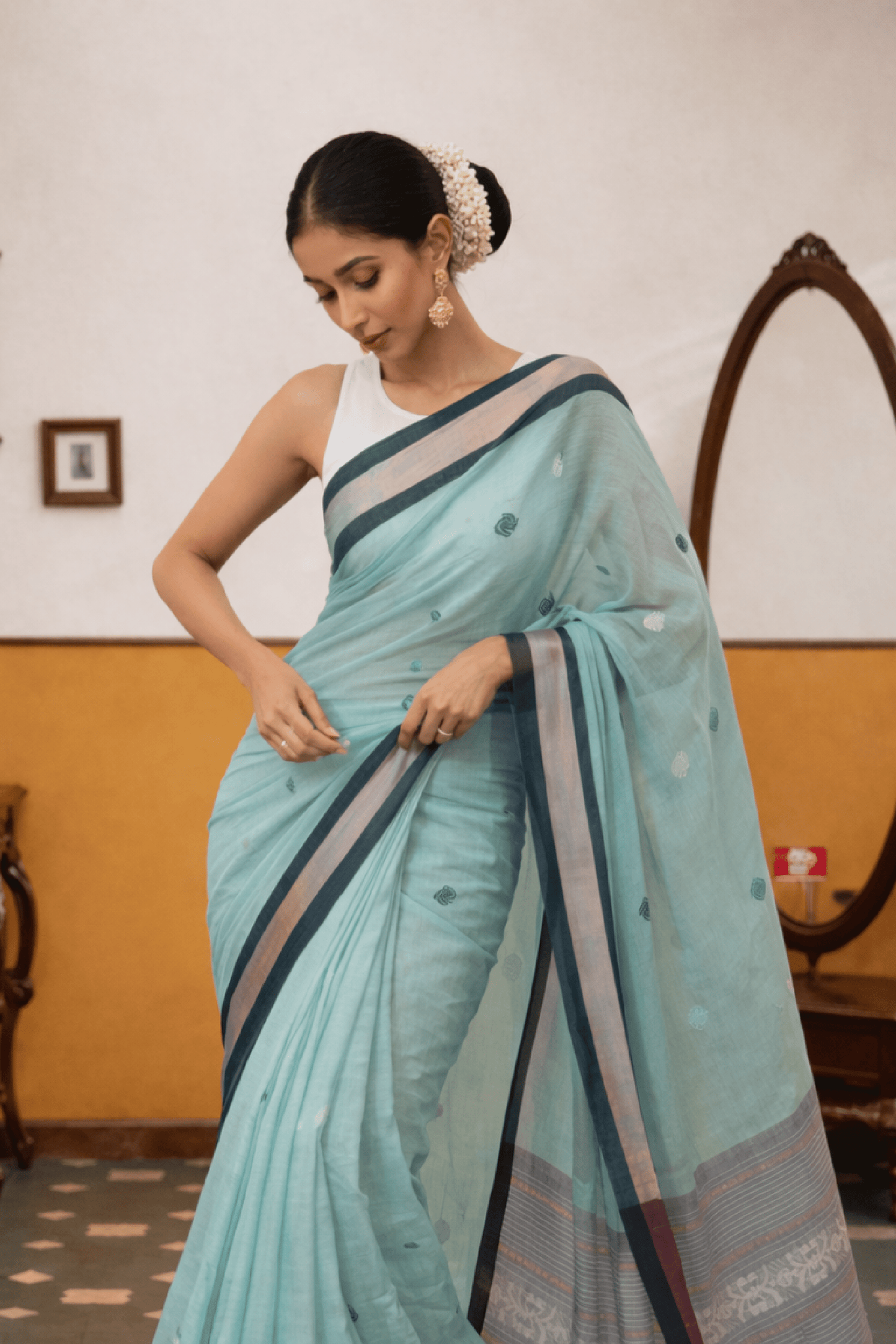 Bluebonnet Whispers – Handwoven Jamdani Saree