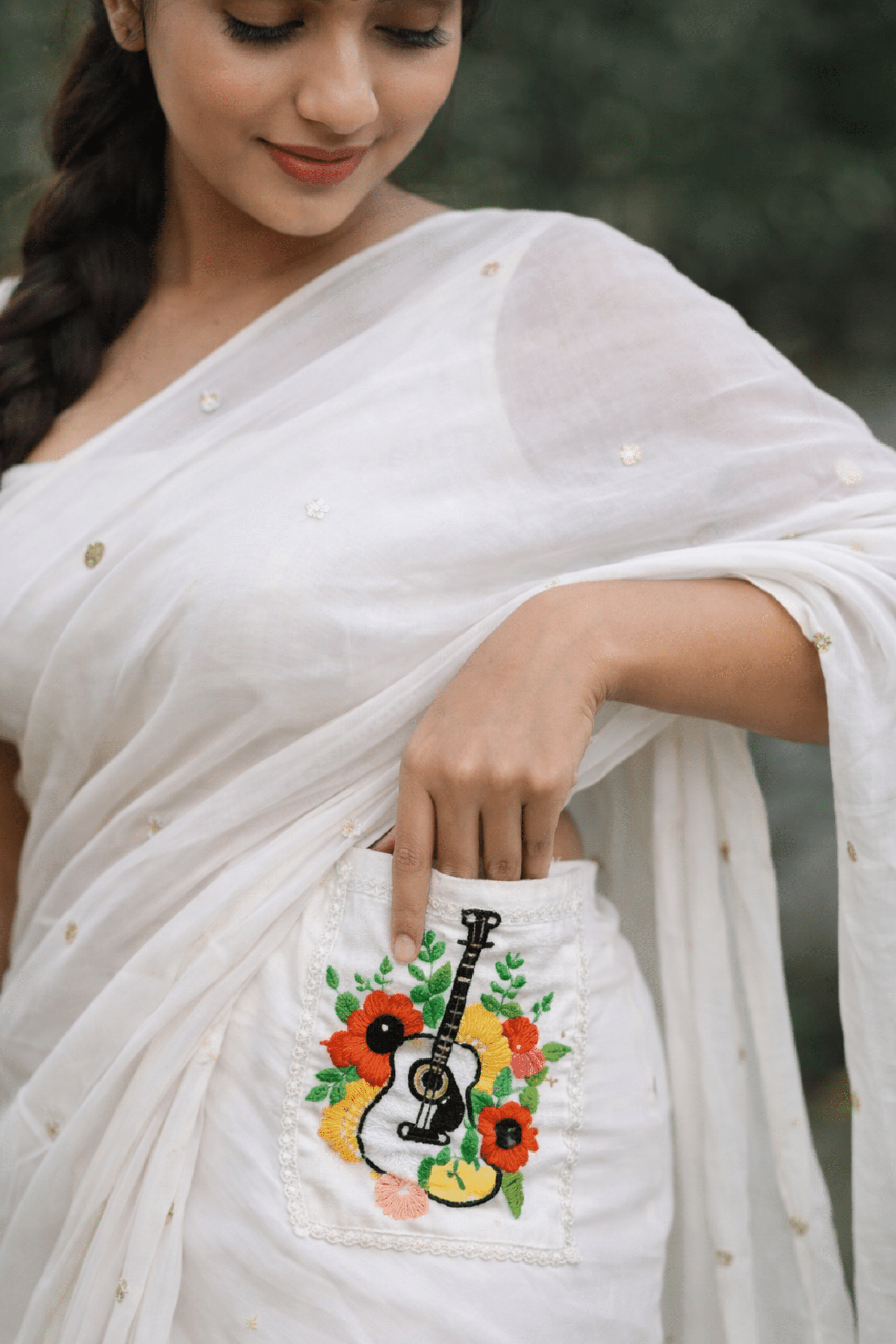 Rhythmic Bloom – Embroidery Pocket Saree
