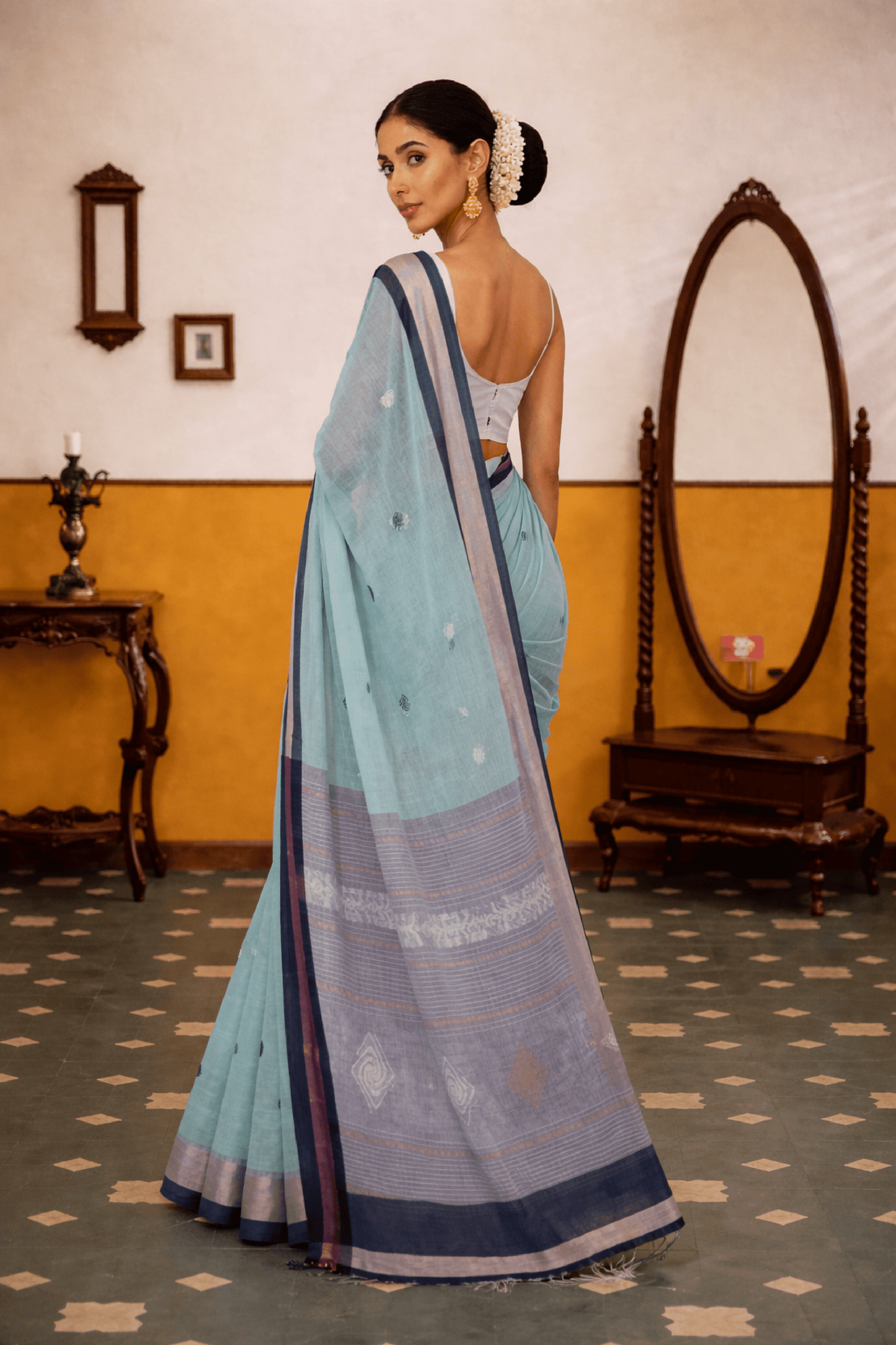 Bluebonnet Whispers – Handwoven Jamdani Saree
