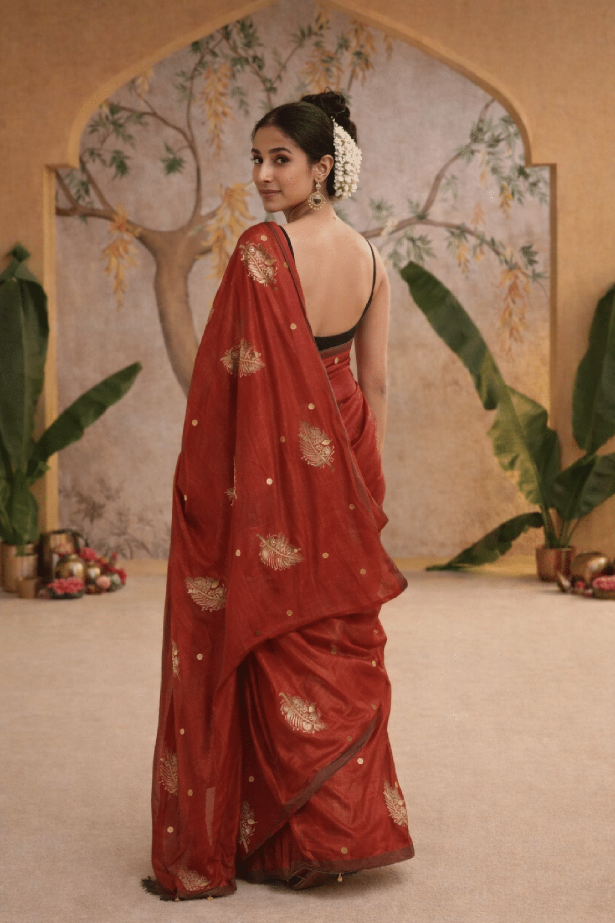 Merlot's Melody – Embroidered Linen Saree