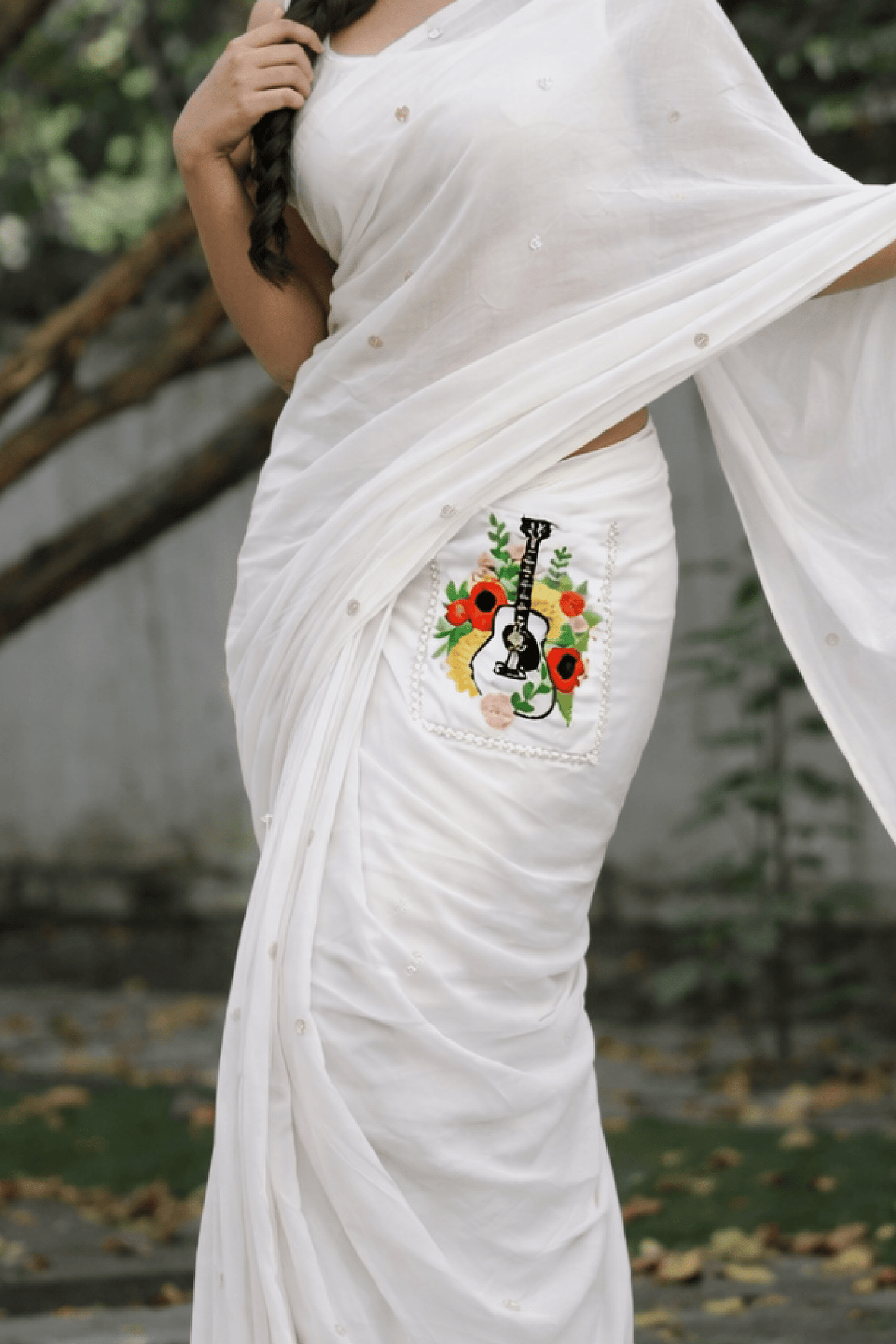 Rhythmic Bloom – Embroidery Pocket Saree