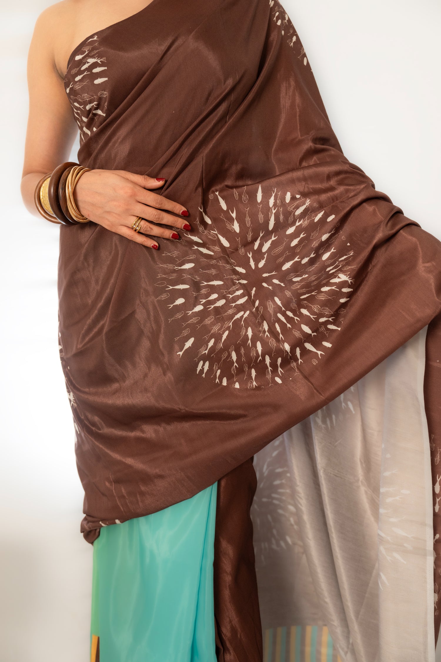 Matsya Mélange – Dark Chocolate Digital Print Cotton Silk Saree with Fish & Floral Motifs - Kozylook