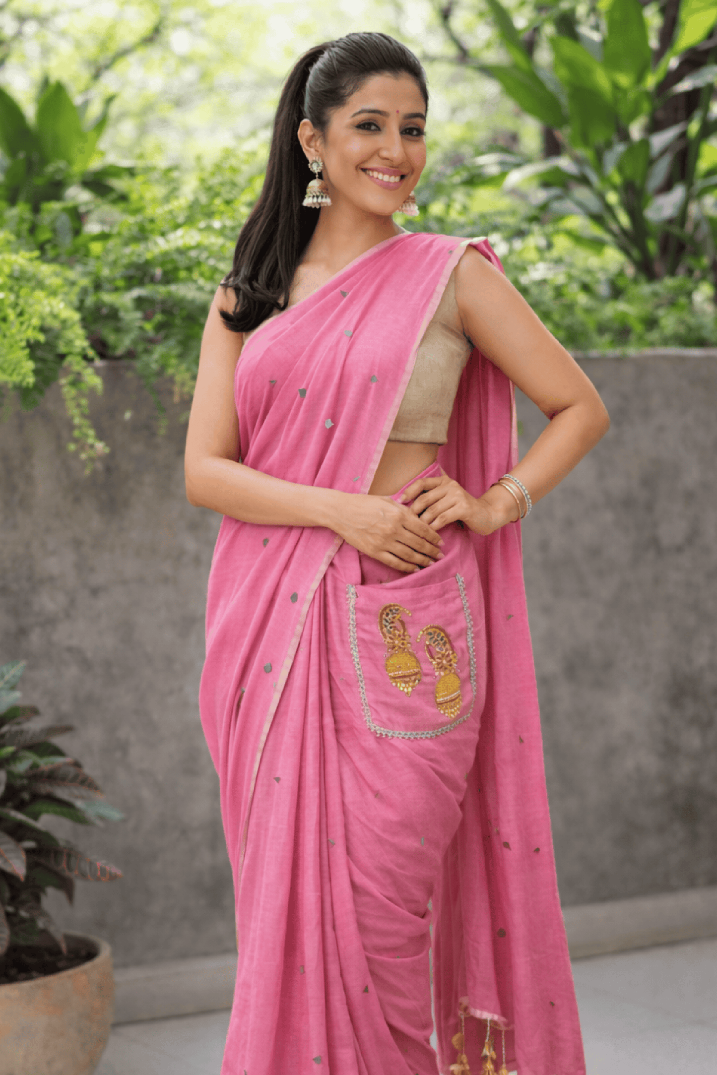 Valentino Jhumka – Ready-to-Wear Saree