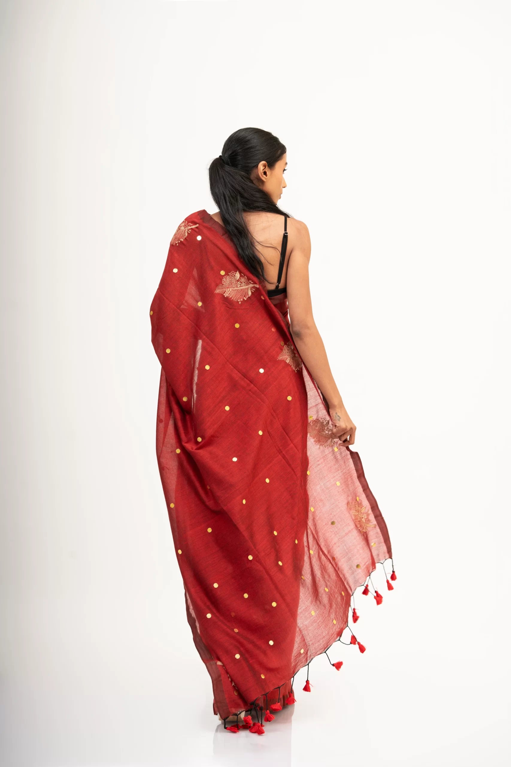 Merlot's Melody – Leaf Embroidered Linen Saree with Sequin Work - Kozylook