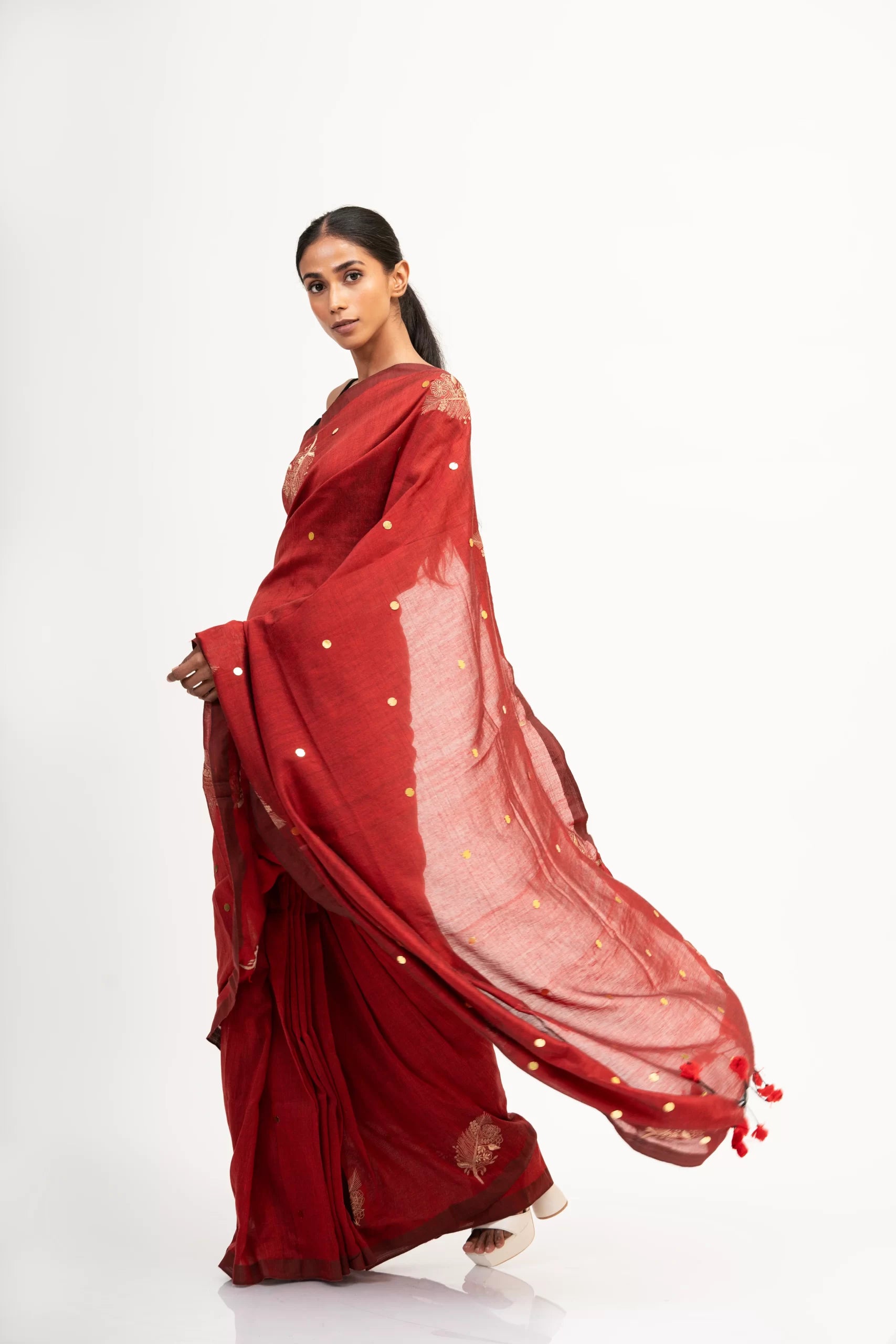 Merlot's Melody – Leaf Embroidered Linen Saree with Sequin Work - Kozylook